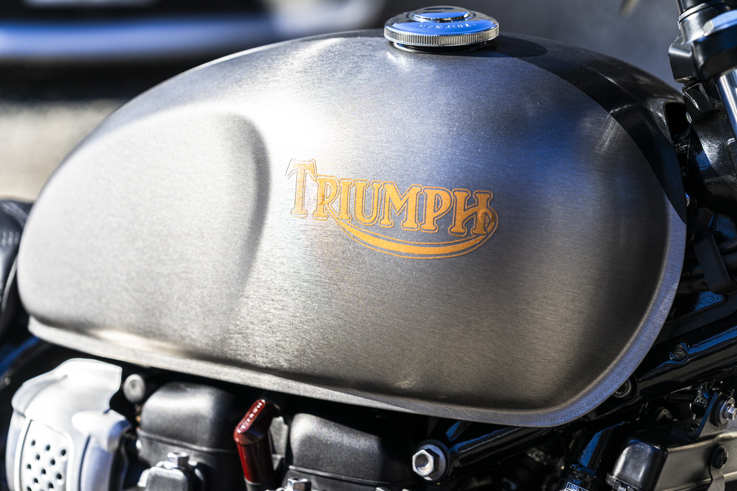 Triumph ボンネビル タンクラッピング